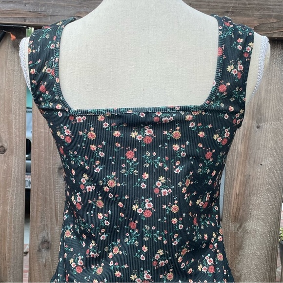 3 Pieces Size Medium Summer Tops Floral Print - Picture 5 of 16